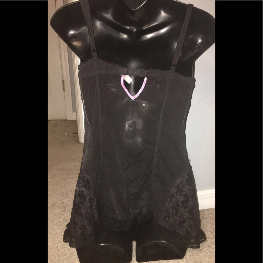 Lingerie - Picture 2 of 4